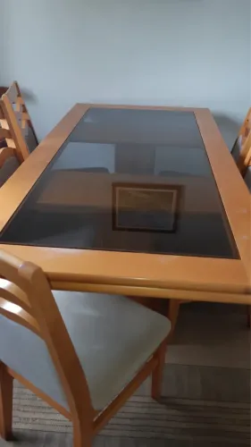 Mesa com 8 cadeiras R$650,00