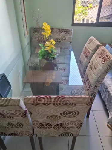 Mesa de Jantar com 6 cadeiras
