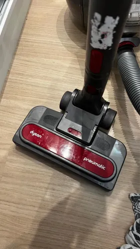 Aspirador de pó comprado na Inglaterra marca Dyson 220 v