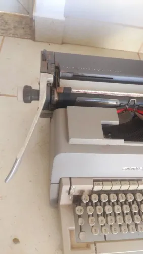 Máquina de escrever antiga