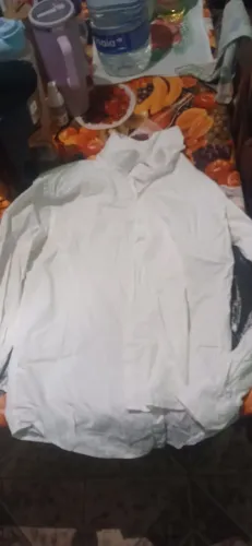 Conjunto blusa e calça branca em otimo estado 