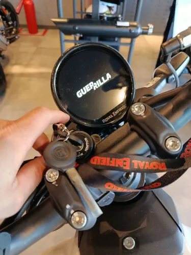 Guerrilla 450cc * Marcio Carioca