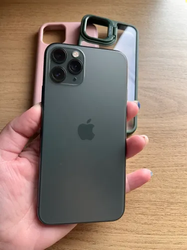 iPhone 11 Pro- troco ou vendo 