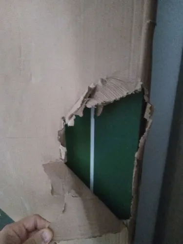 Mesa de ping pong nova,nunca usada, na caixa ainda. 800$ - *33 WhatsApp