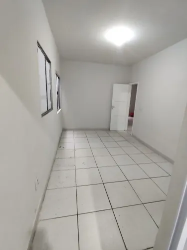 Aluguel casa baixa Ibes *