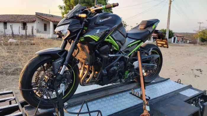Z900 2021/21 impecável...