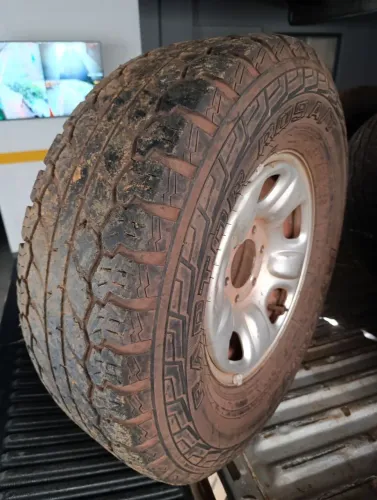 Roda aro 16 S10 Triton com pneus 