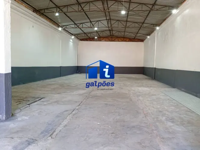 Galpão com 300 m² no bairro Floresta - Porto Alegre/RS