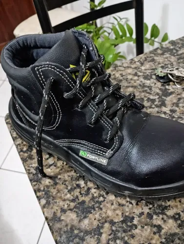 Vendo botina Bidensidade Microfibra Bico Pvc Eletricista Fortline Nr 40