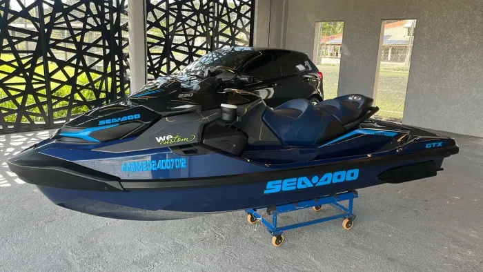 Jet ski Sea Doo GTX 230