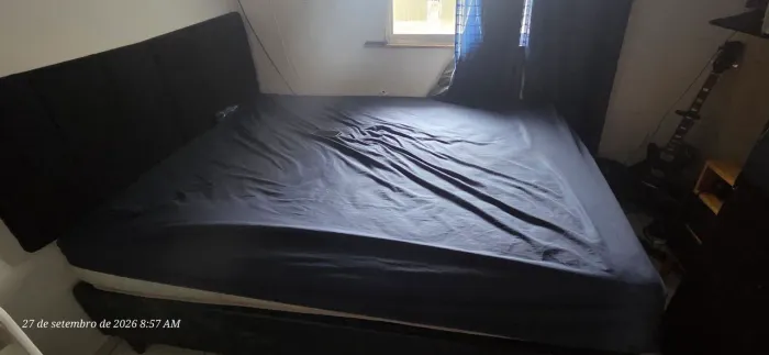 Cama queen com base bipartida comum