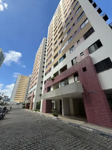 APARTAMENTO 3/4 COM SUÍTE E VARANDA REFORMADO NO STIEP