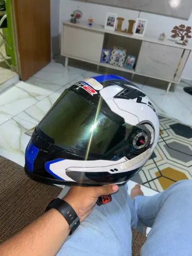 Capacete LS2 azul ótimo custo benefício!