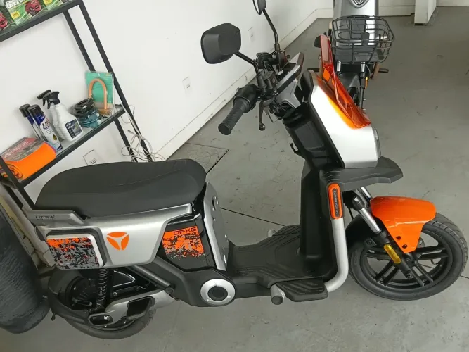 Scooter elétrica Yadea GFX-6 