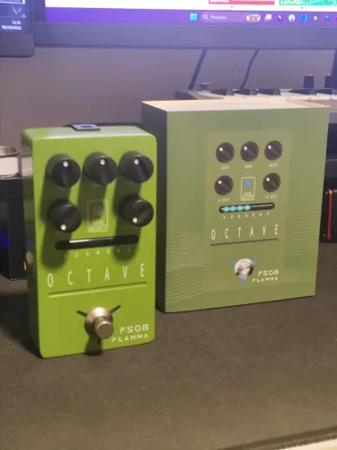 Pedal Oitavador Flamma Octave FS08 Polifônico