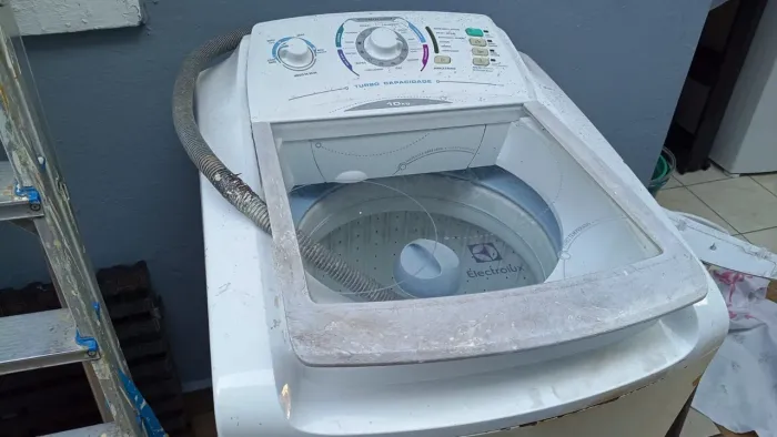 Maquina de lavar com defeito