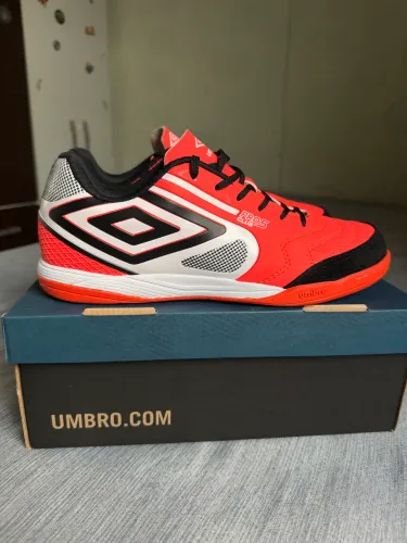 Chuteira Umbro Pro 5 Bump Club
