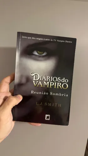 Diários do Vampiro: Reunião Sombria