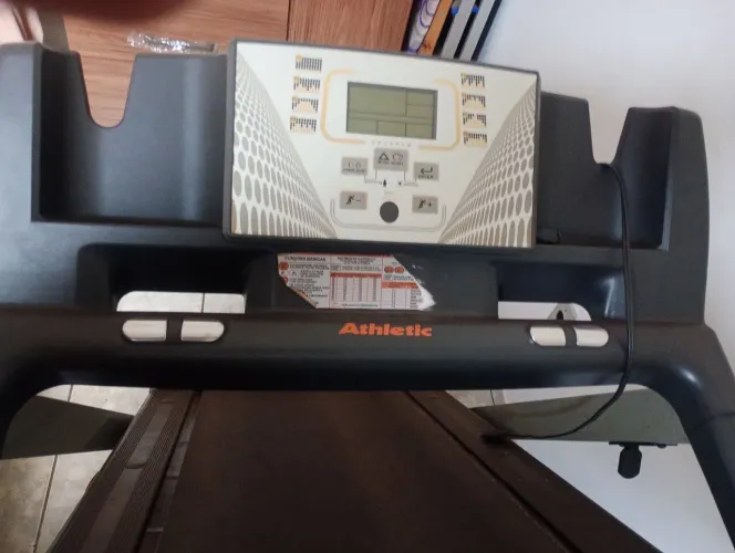 Esteira athletic advanced 520 EE