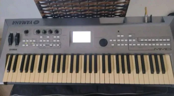 Teclado Yamaha MM6