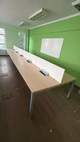 Plataforma de trabalho com 10 lugares