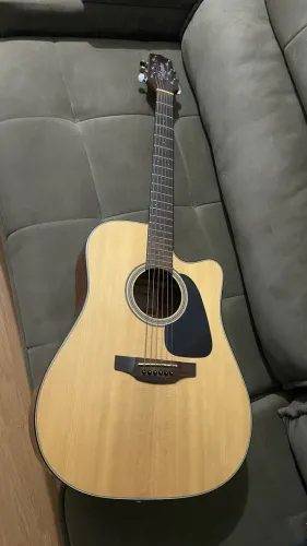 Violão Takamine