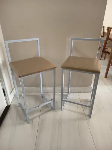 Banquetas de metal