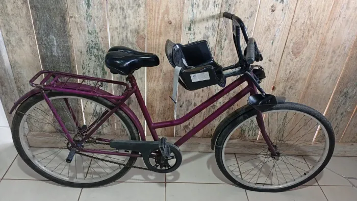 Bicicleta com cadeirinha para criança