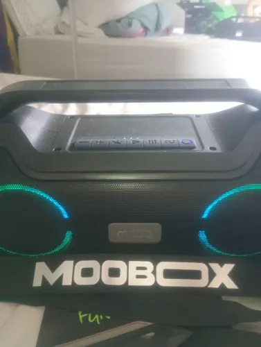 Caixa som bluetooth.