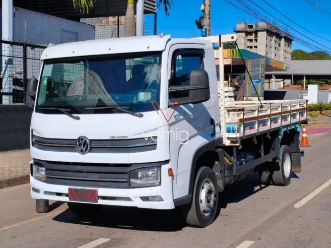 Caminhão Vw 9.170 Delivery Carroceria de Madeira Gradeada