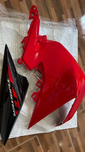 Tampa direita tanque Cb twister 300 
