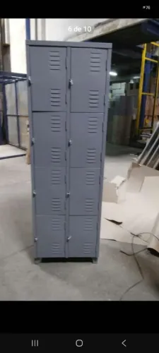 Armário de aço guarda volumes com 8 portas pequenas.( Novo )