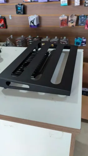 Pedalboard com suporte para fonte - novo 50/30