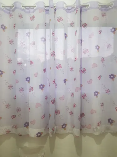 Cortina infantil ótimo para decorar o quarto.