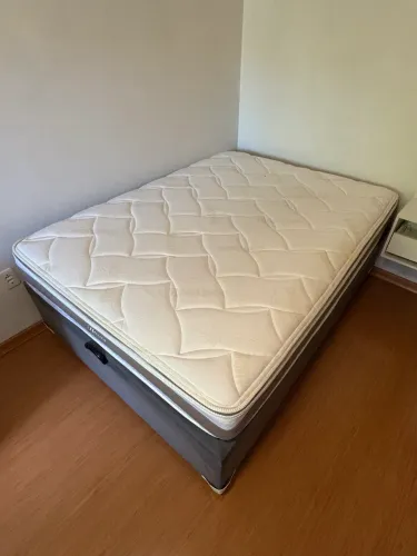 Cama Queen baú + colchão Herval Hórus bambu - ótimo estado