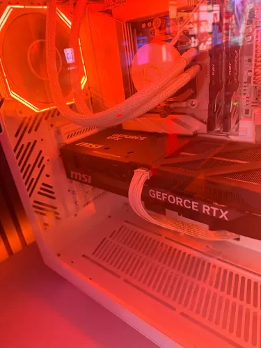 RTX 5080 msi 16GB de vRam novinha