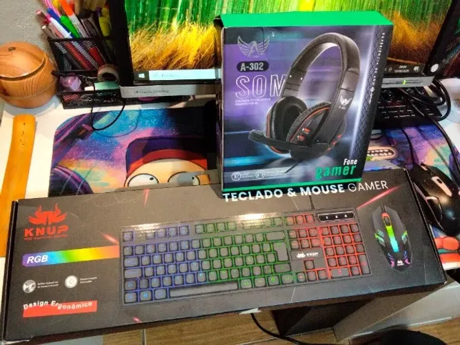 COMPUTADOR COMPLETO ,COM TECLADO MAUSE E FONE NA CAIXA