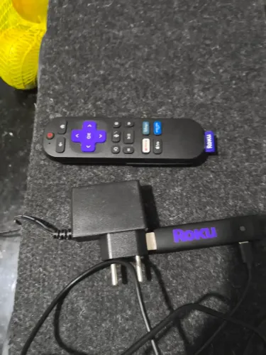 Tv ROKU express stick.