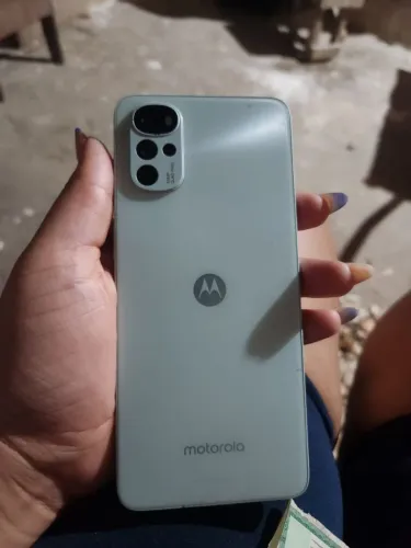 Motorola g22 , isso aí não e a tela e a película 