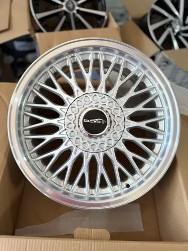 Roda Aro 17 4x100 modelo Ballina (Entrego instalado)