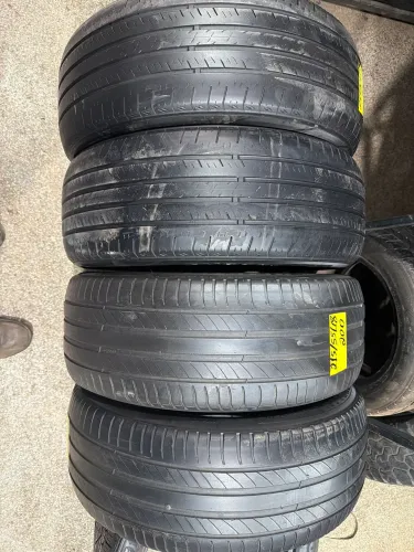Pneus 215/55/18 filé 