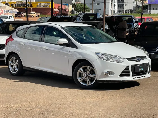 Ford Focus 1.6 S/1.6 SE Flex 16V 5P AUT 2015
