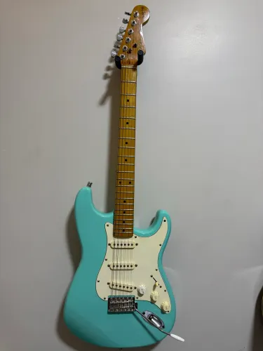 Guitarra Fender Strato Traste Inox + Fender Noiseless + 