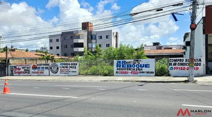 Terreno em Lagoa Nova, Plano, murado, boa localização, 638m².