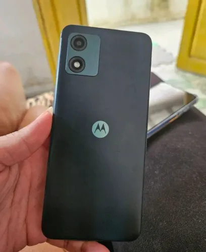 Moto e13 