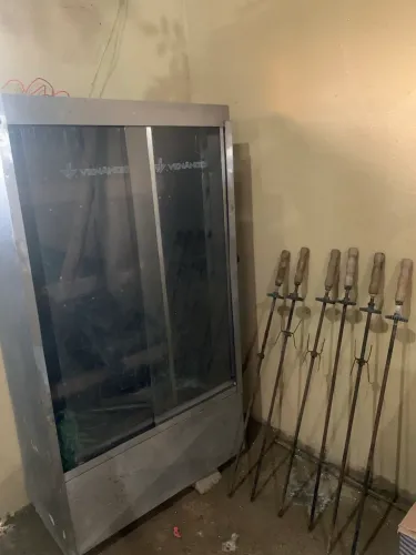 Máquina de assar frango, carne e peixe