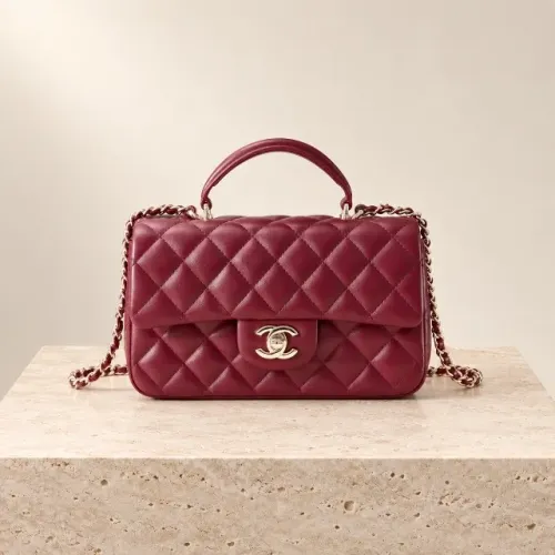 Bolsa em couro Chanel 