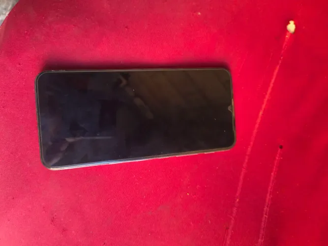 smartfone moto g30 em otimo estado e com o carregador