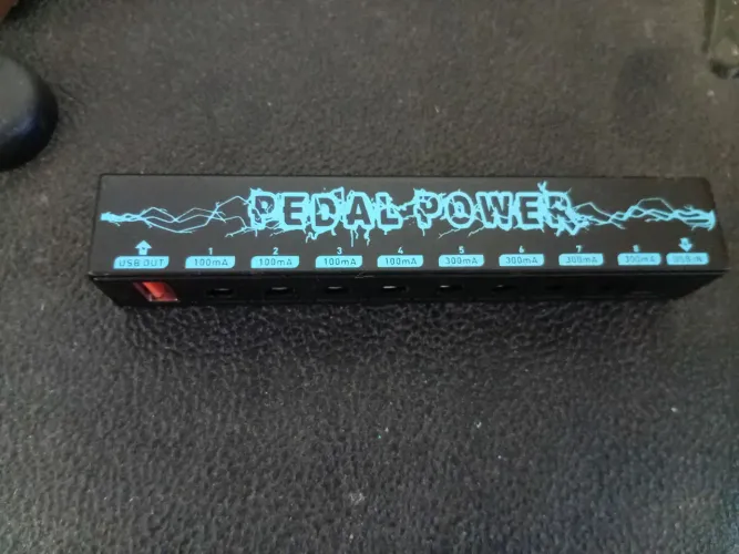 Mini fonte Pedal Power pra pedais de guitarra