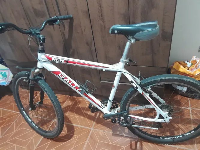 Bicicleta usada muito boa 